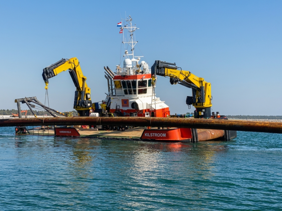 HEILA crane installed on a workboat