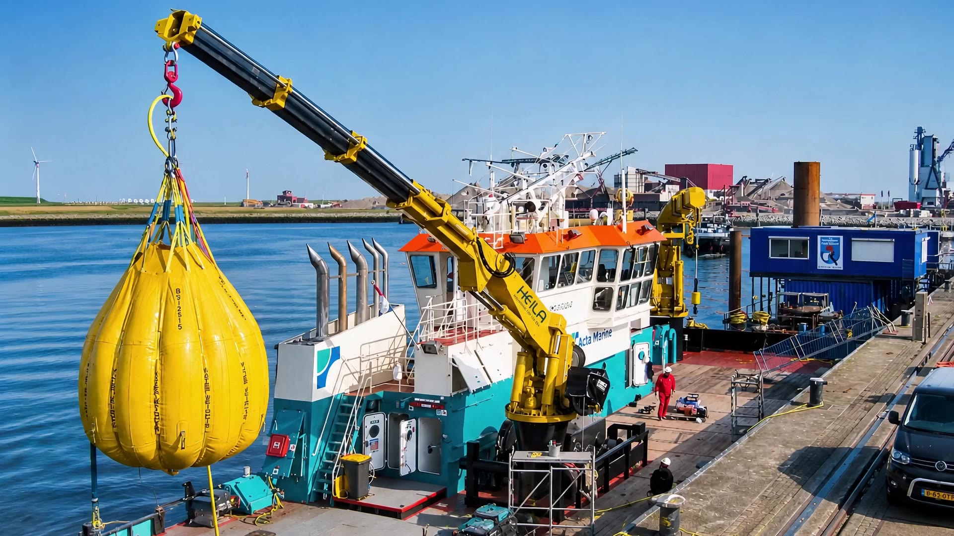 HEILA marine crane in operation - careers page header